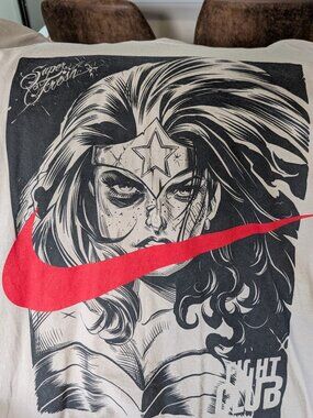 SuperFresh - RARE "Wonder Woman X Nike" Limited Edition 3XL Body Building Tee